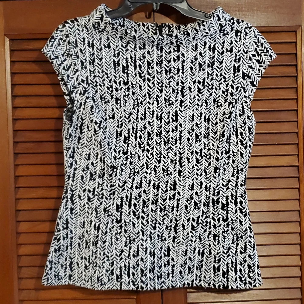 New York & Company cap sleeve sweater - Picture 1 of 8